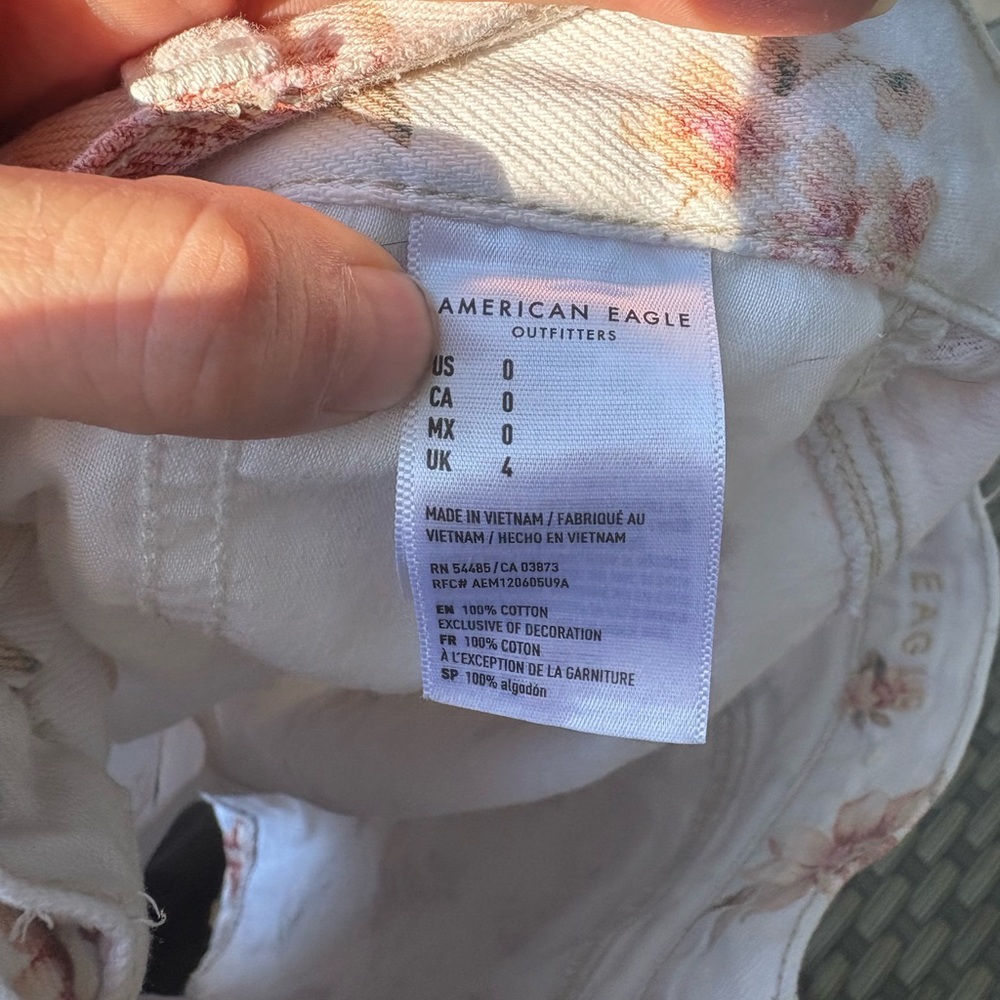 American Eagle Outfitters White Floral Jean Shorts - Pink Floral - Picture 4 of 4